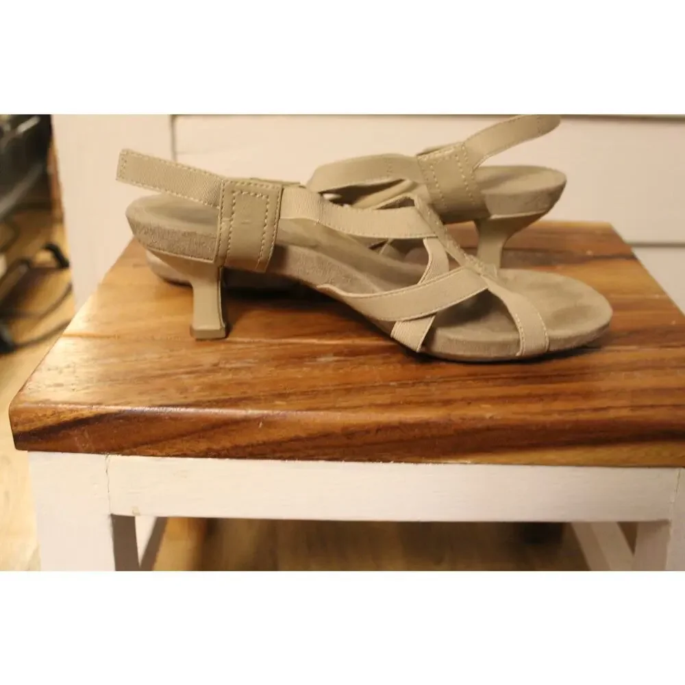 Women's Easy Street Size 8.5 Tan Kitten Heel Sandal Slingback Dressy - Picture 5 of 9